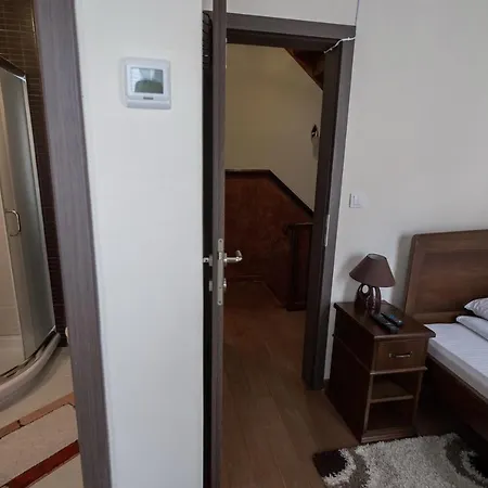 Like Lux, A9 Apartman *